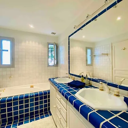 Villa Beautiful 5 Bedroom With Direct Sea View *