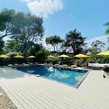 Beautiful 5 Bedroom With Direct Sea View Antibes