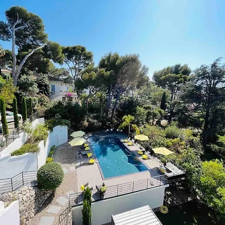Villa Beautiful 5 Bedroom With Direct Sea View